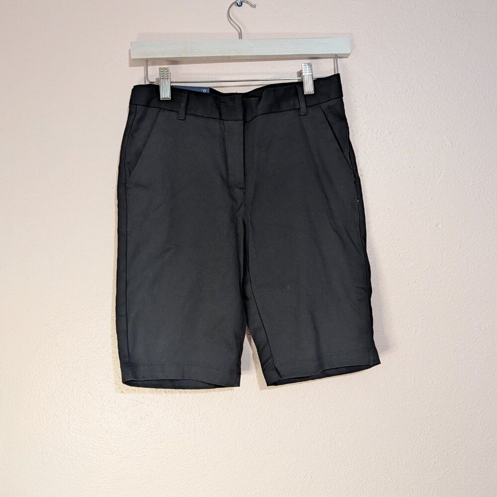 IZOD Bermuda Shorts Women’s Size 5 Black Chino Skinny Slim Fit Stretch - Picture 2 of 9